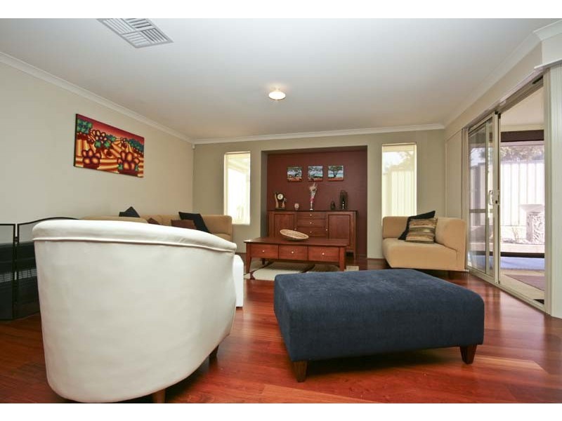 34 Montgomery Drive, Success WA 6164