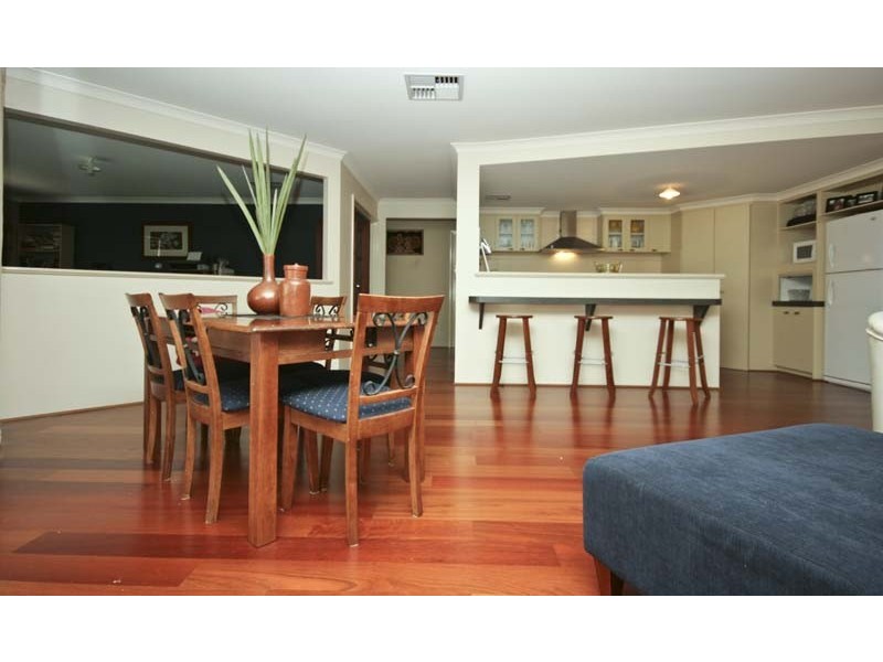 34 Montgomery Drive, Success WA 6164