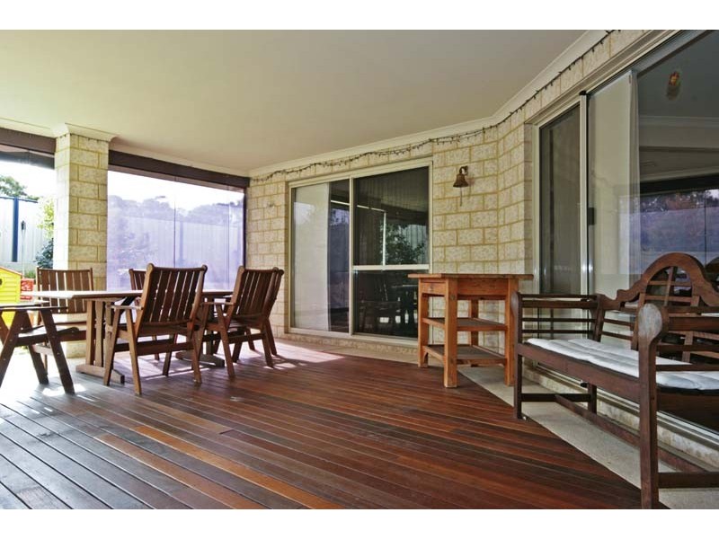 34 Montgomery Drive, Success WA 6164