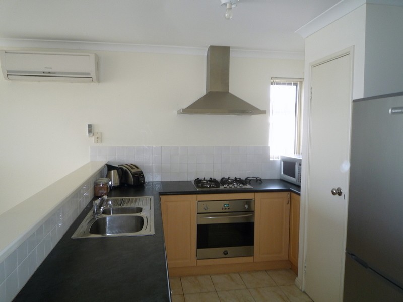 8/16 Bonito Place, Yangebup WA 6164