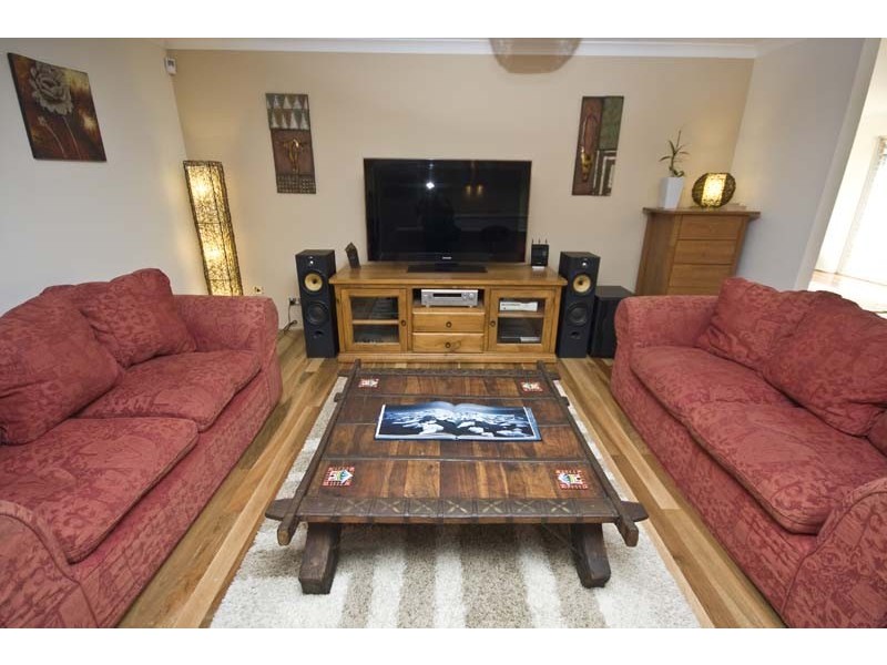 19 Flametree Bend, Hammond Park WA 6164