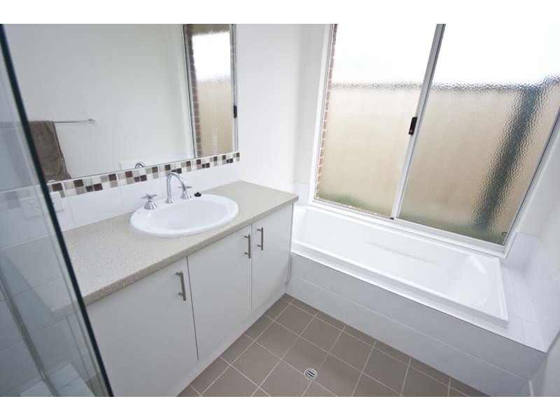 19 Flametree Bend, Hammond Park WA 6164