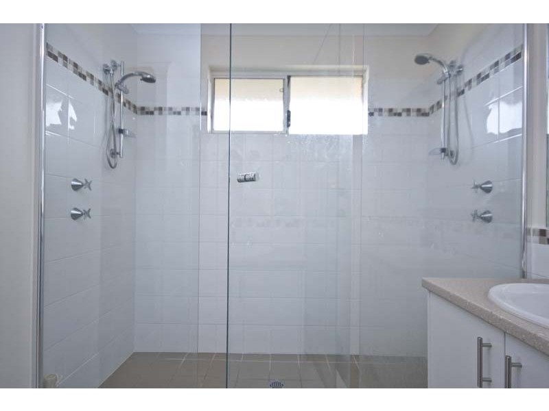 19 Flametree Bend, Hammond Park WA 6164