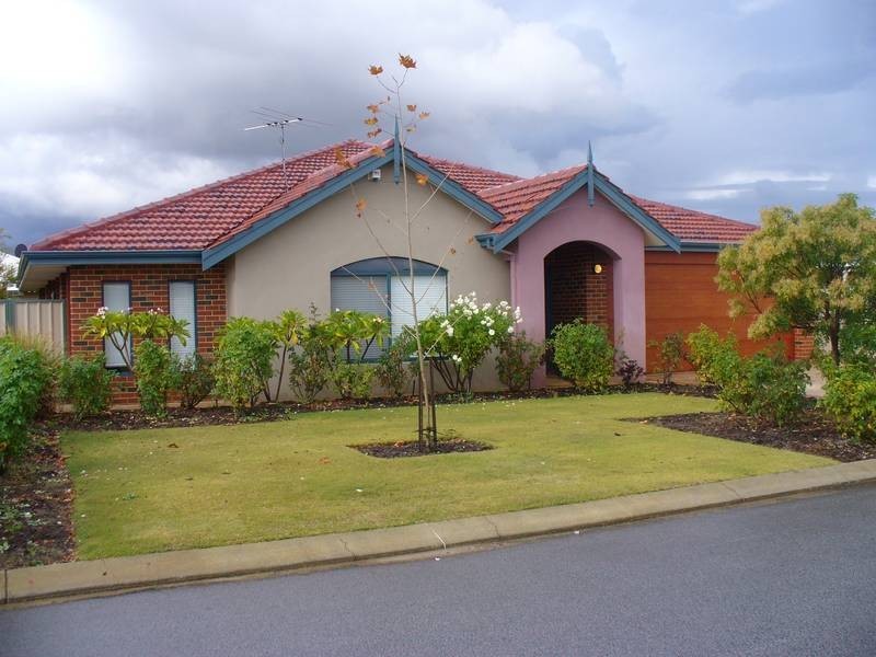 4 Barcoo Bend, Hammond Park WA 6164