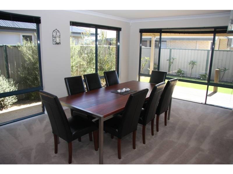 4 Barcoo Bend, Hammond Park WA 6164