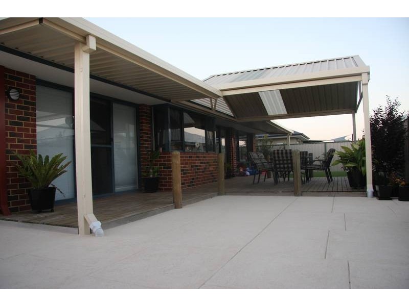 4 Barcoo Bend, Hammond Park WA 6164