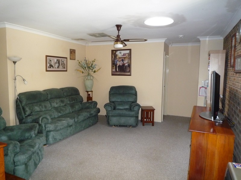 2 Lachlan Way, Bibra Lake WA 6163