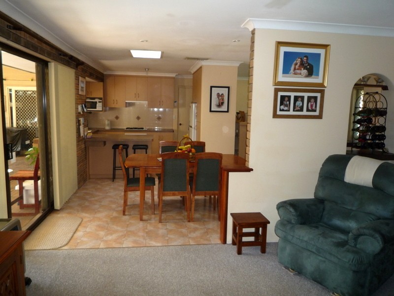 2 Lachlan Way, Bibra Lake WA 6163