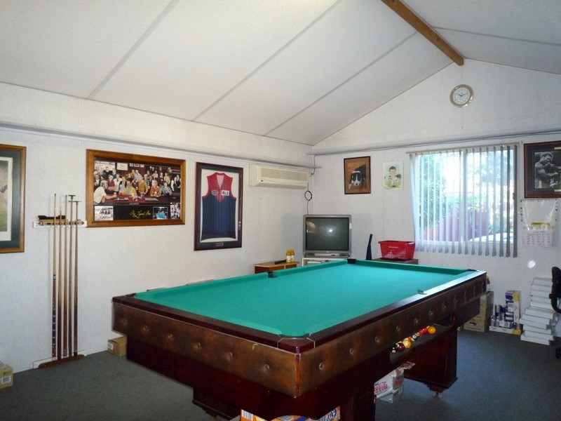 2 Lachlan Way, Bibra Lake WA 6163