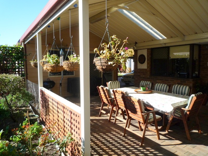 2 Lachlan Way, Bibra Lake WA 6163