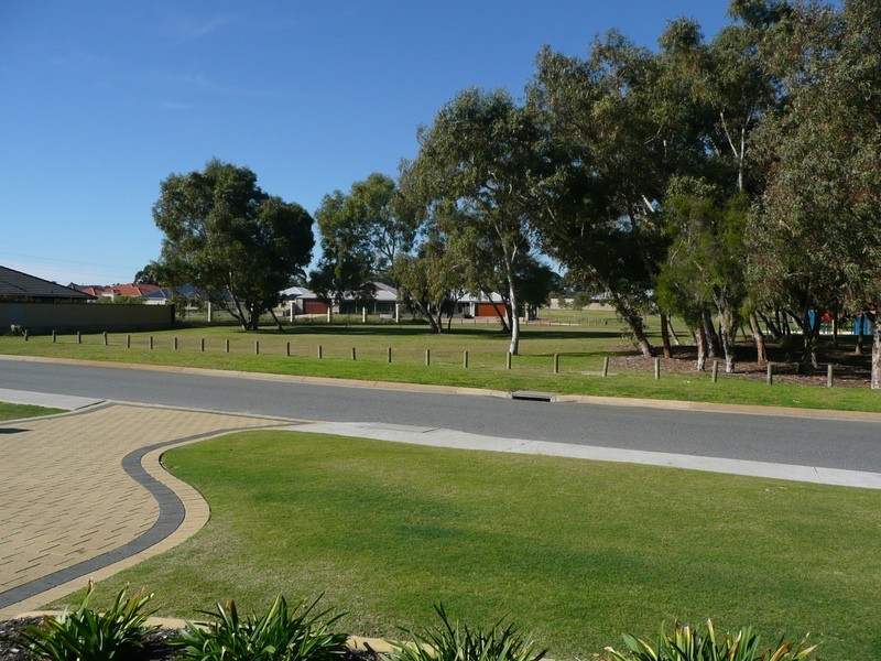 15 Sycamore Avenue, South Lake WA 6164