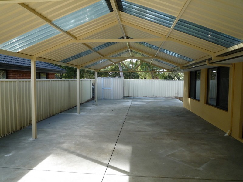 10 Milano Loop, Seville Grove WA 6112