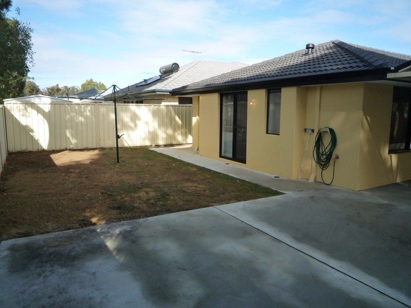 10 Milano Loop, Seville Grove WA 6112