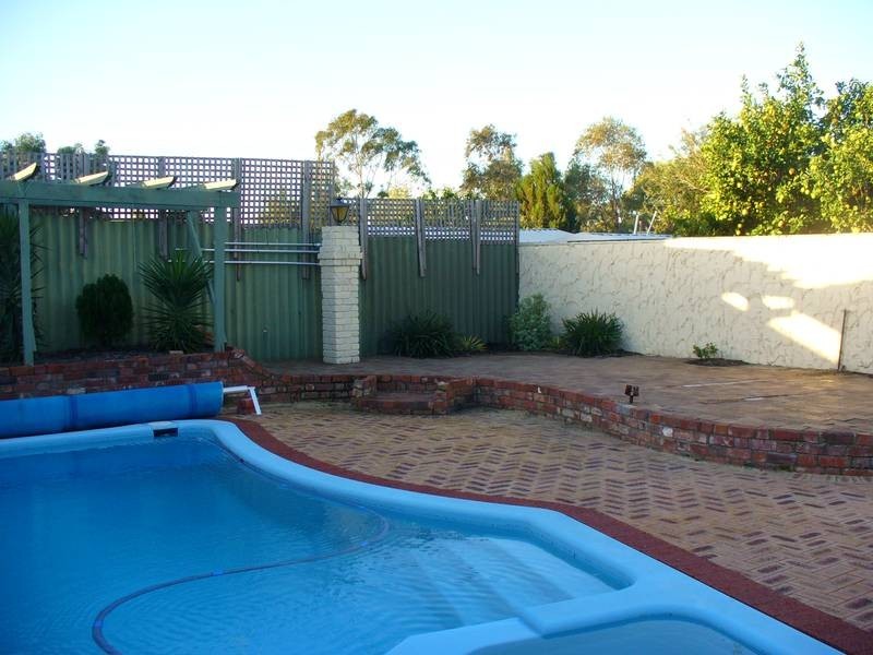 6 Gilchrist Avenue, Bibra Lake WA 6163