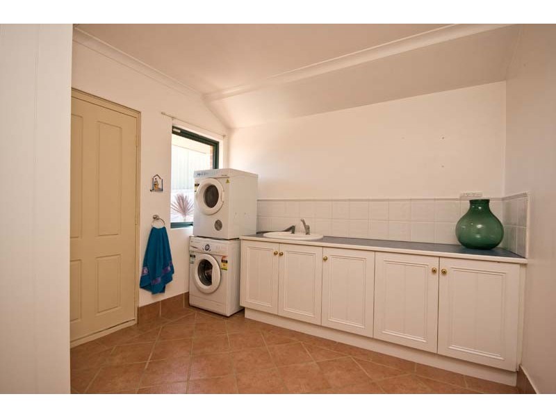 9 Orsulich Loop, Spearwood WA 6163