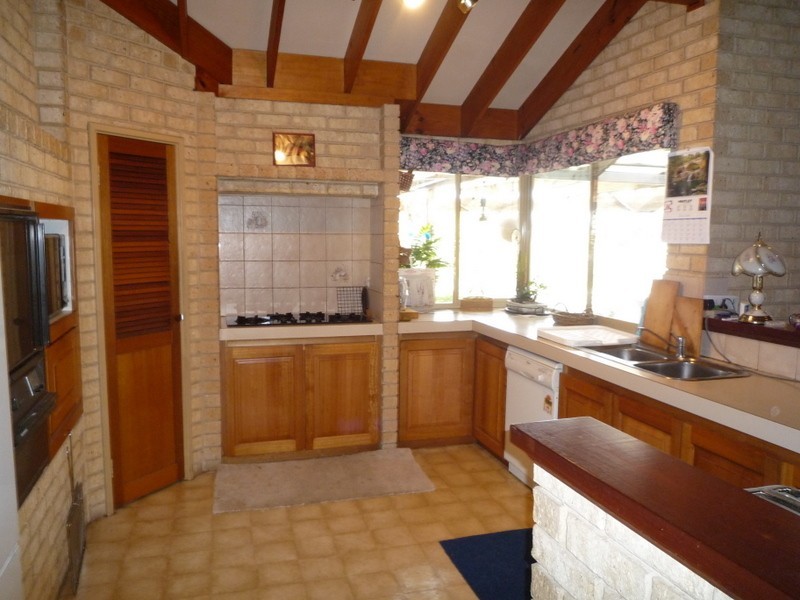 23 Browning Way, Munster WA 6166