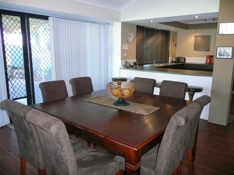 2 Bendee Drive, Atwell WA 6164