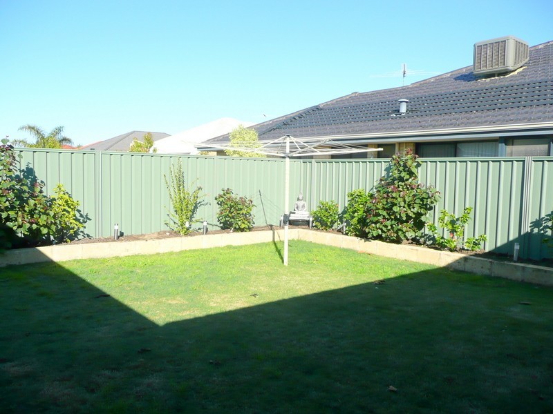 2 Bendee Drive, Atwell WA 6164