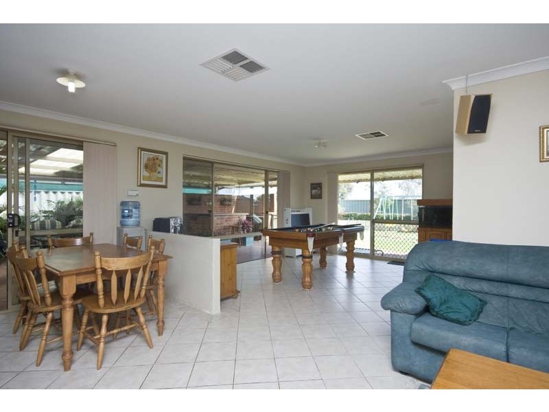 11 Ashwood Place, South Lake WA 6164