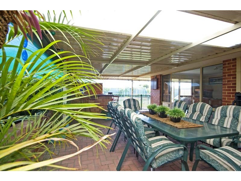 11 Ashwood Place, South Lake WA 6164