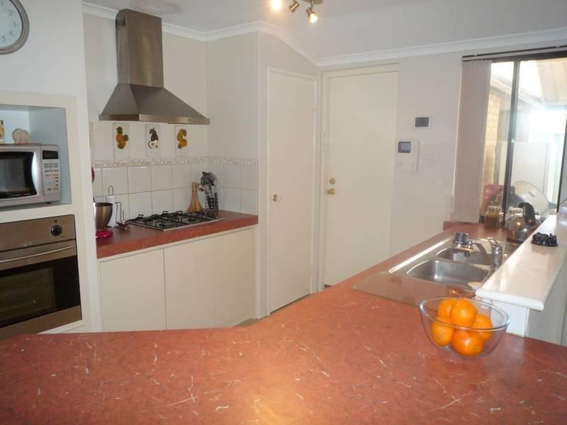 14 Oxalis Grove, Beeliar WA 6164