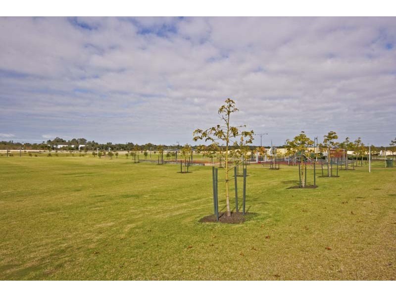25 Moonah Way, Hammond Park WA 6164