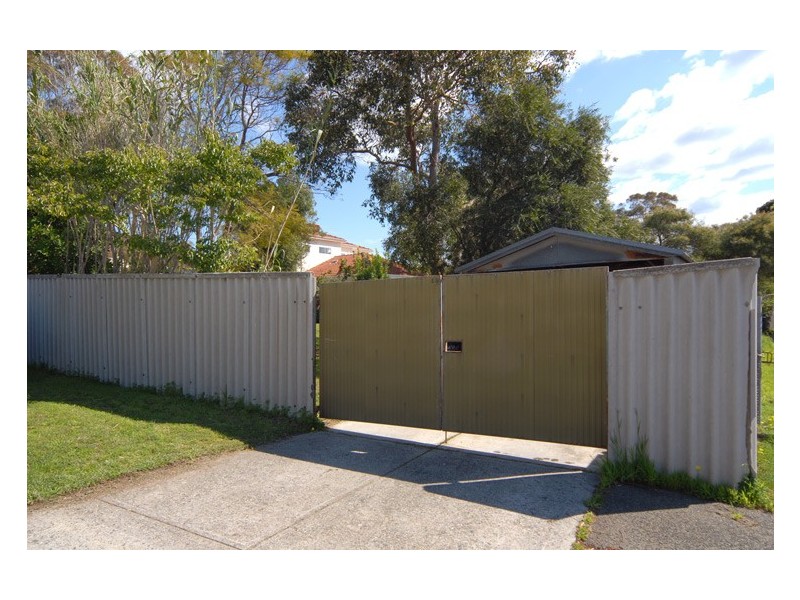 11 Davidson Road, Attadale WA 6156