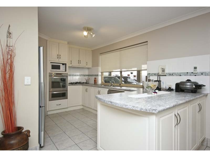 11 Bacich Mews, Munster WA 6166