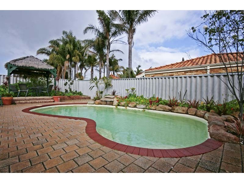 90 Bolderwood Drive, South Lake WA 6164