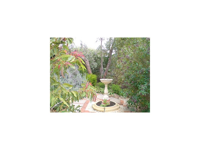 81 Bolderwood Drive, South Lake WA 6164