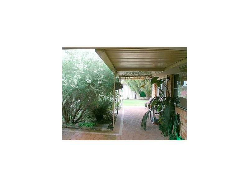 81 Bolderwood Drive, South Lake WA 6164