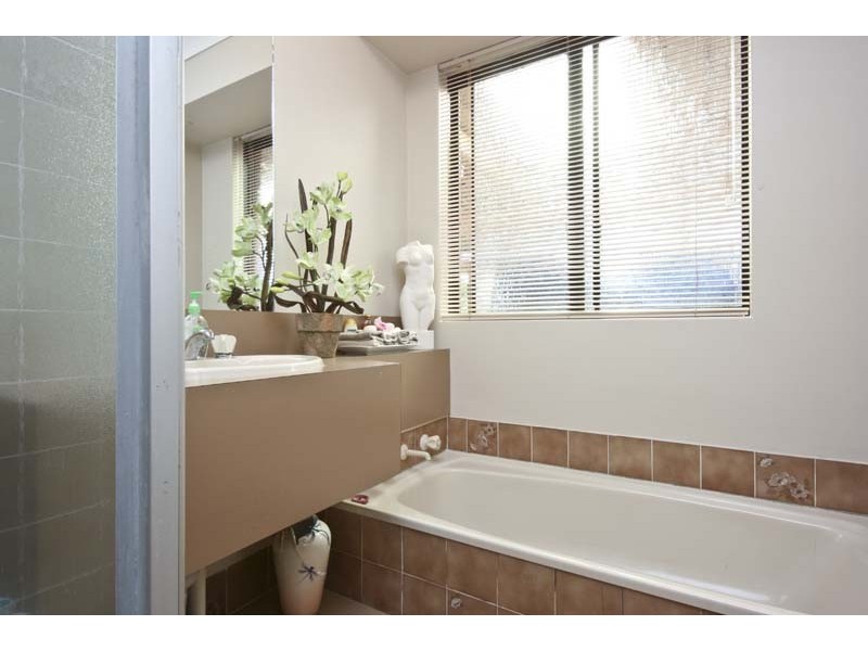42 Whitlock Crescent, South Lake WA 6164