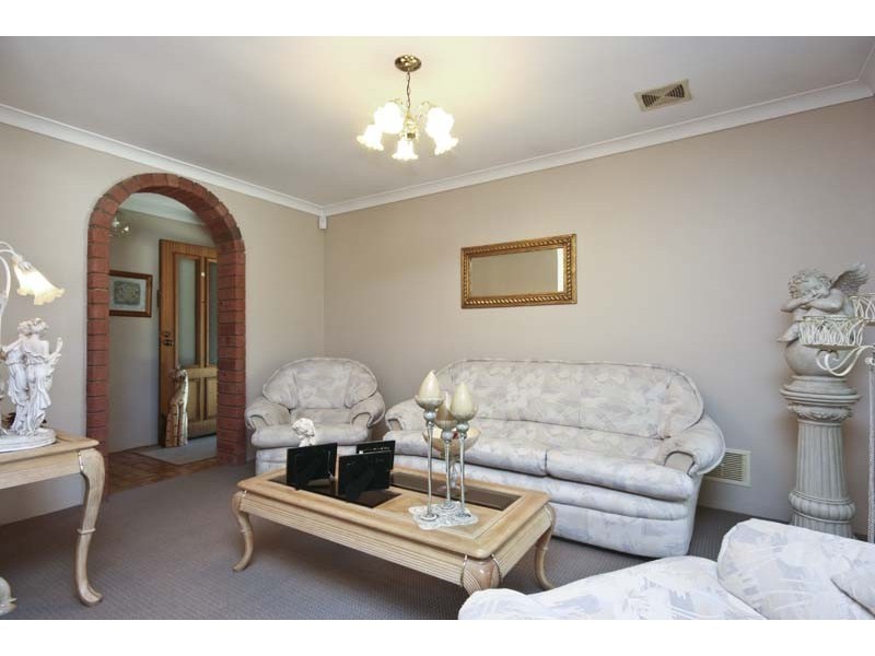 42 Whitlock Crescent, South Lake WA 6164