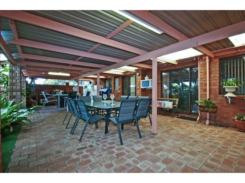 42 Whitlock Crescent, South Lake WA 6164