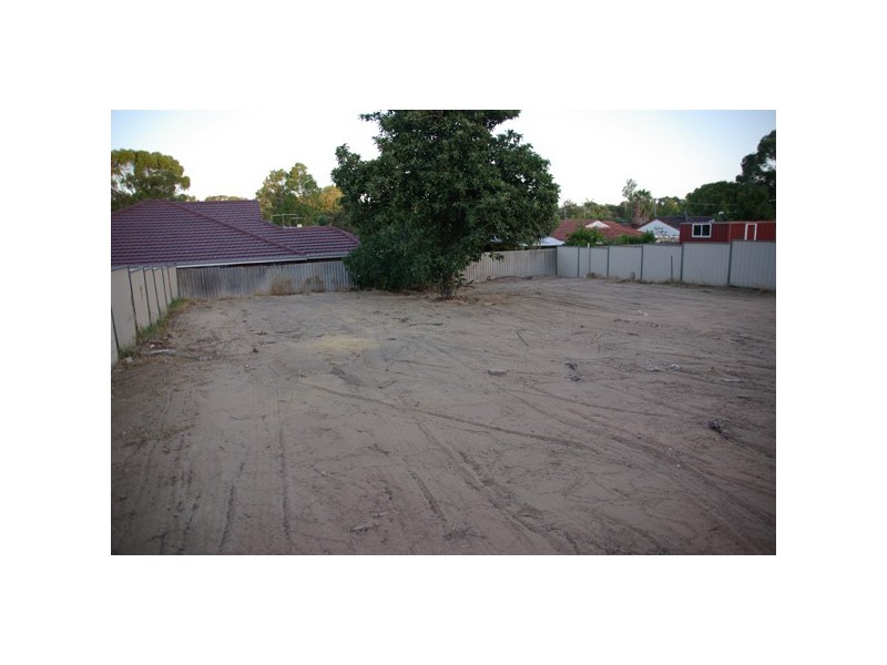 8 Doherty Road, Coolbellup WA 6163