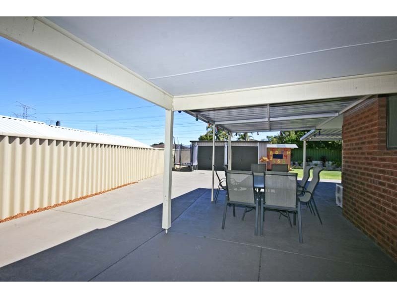 5 Pond Place, South Lake WA 6164