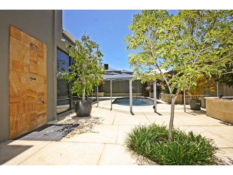 19 Noalimba Cres, Bateman WA 6150