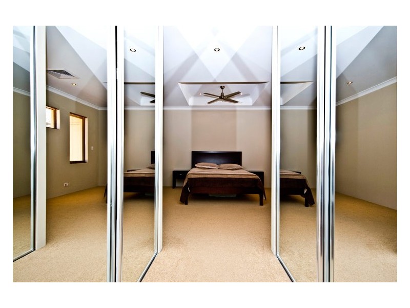 4 Campaspe Drive, Success WA 6164