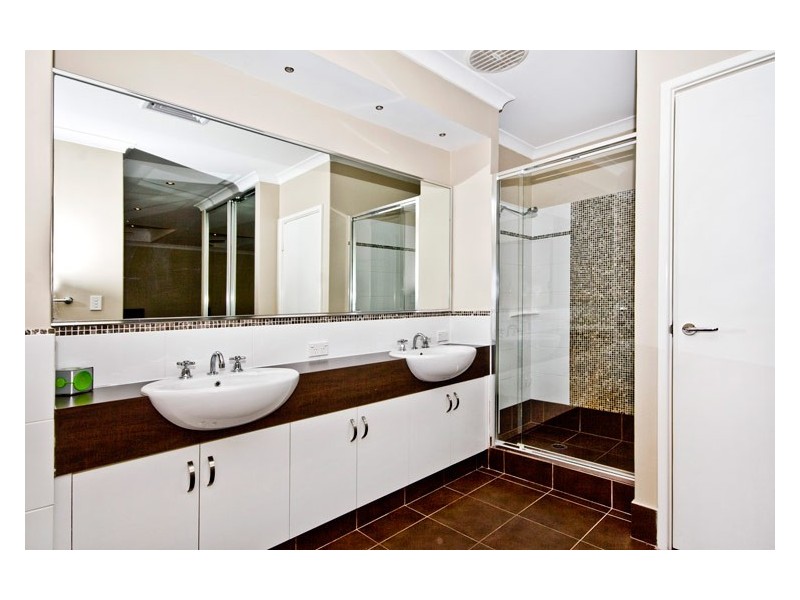 4 Campaspe Drive, Success WA 6164