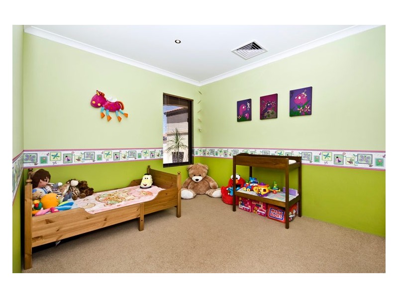 4 Campaspe Drive, Success WA 6164