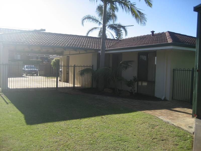 1 Candlebark Place, South Lake WA 6164