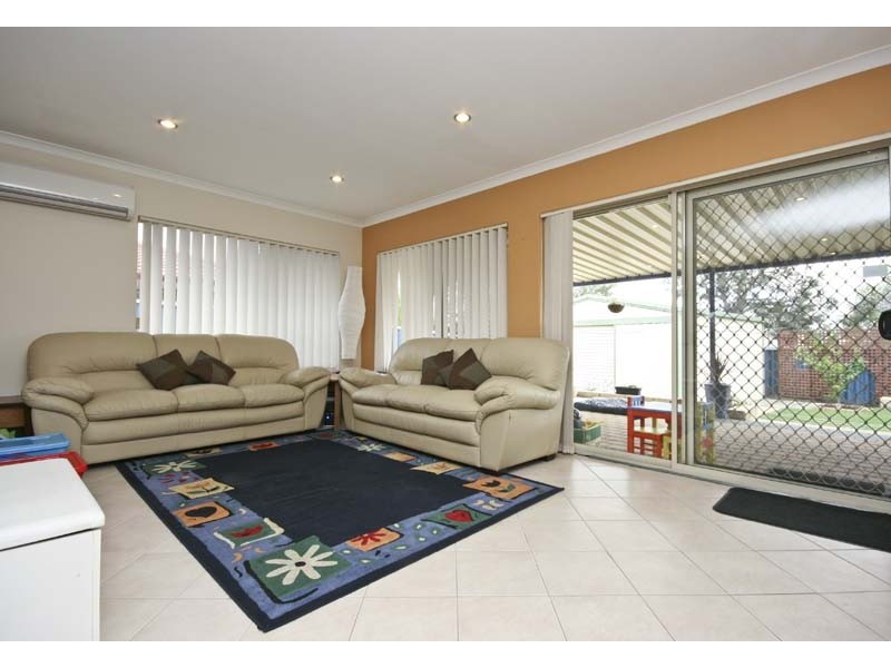12 Catalpa Crescent, South Lake WA 6164
