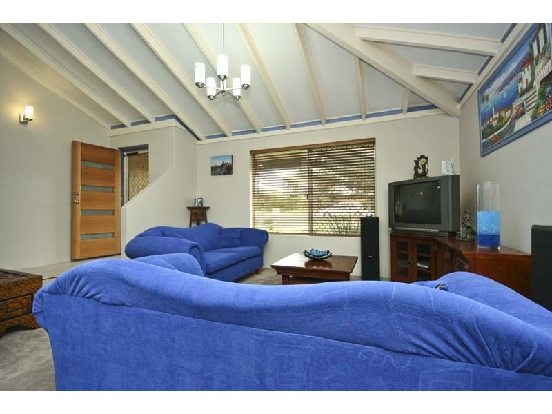 12 Catalpa Crescent, South Lake WA 6164