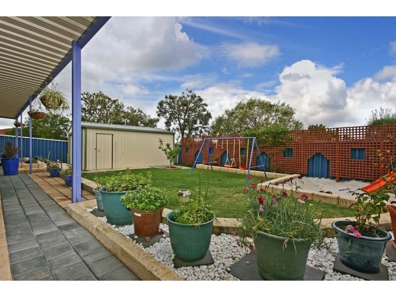 12 Catalpa Crescent, South Lake WA 6164