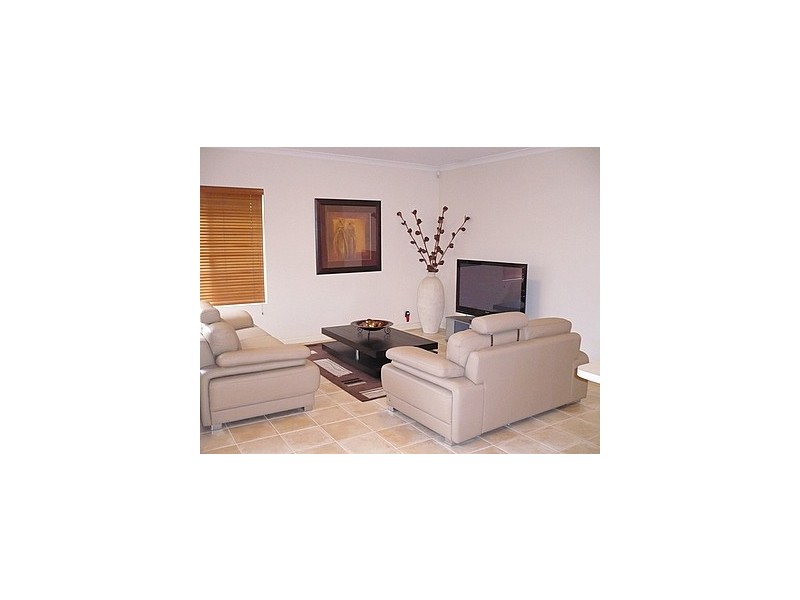 15 Sciano Avenue, Success WA 6164