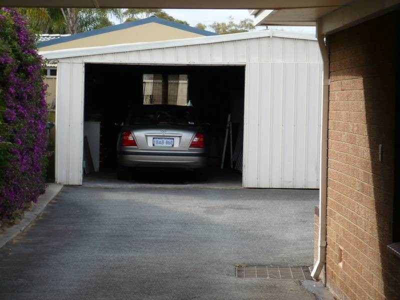 33 Brookes Way, Calista WA 6167