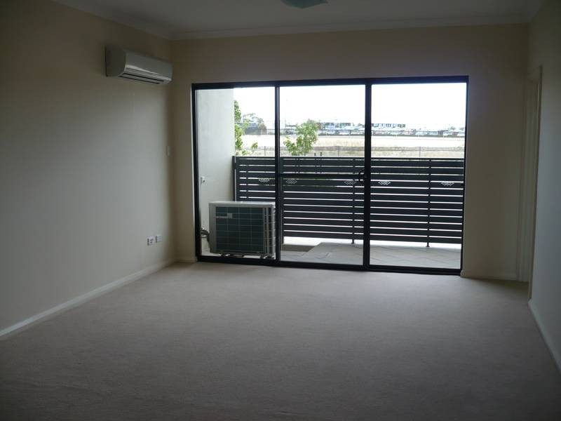 4/9 Linkage Way, Cockburn Central WA 6164