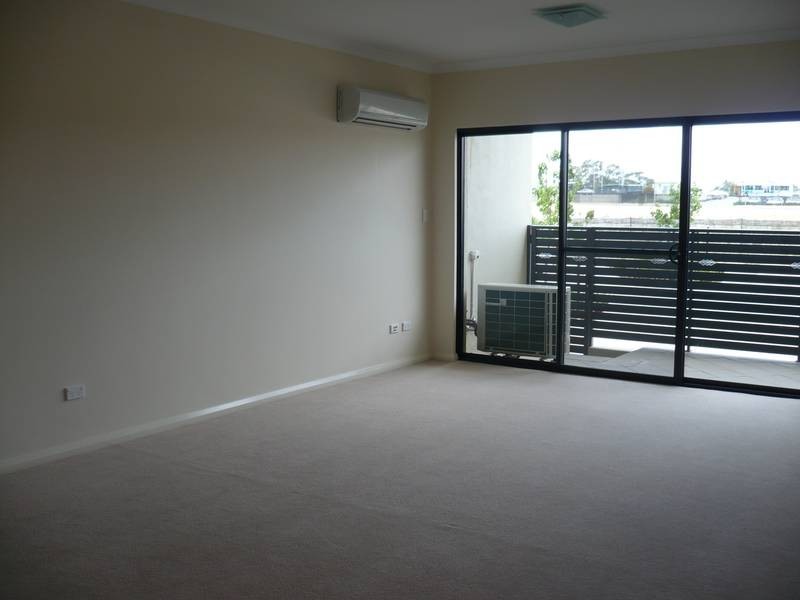4/9 Linkage Way, Cockburn Central WA 6164