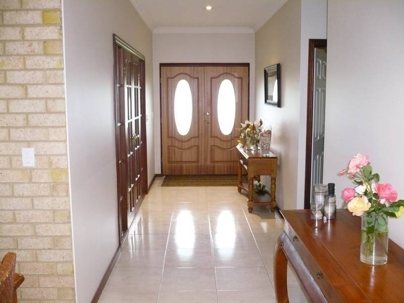 110 Foxton Drive, Oakford WA 6121