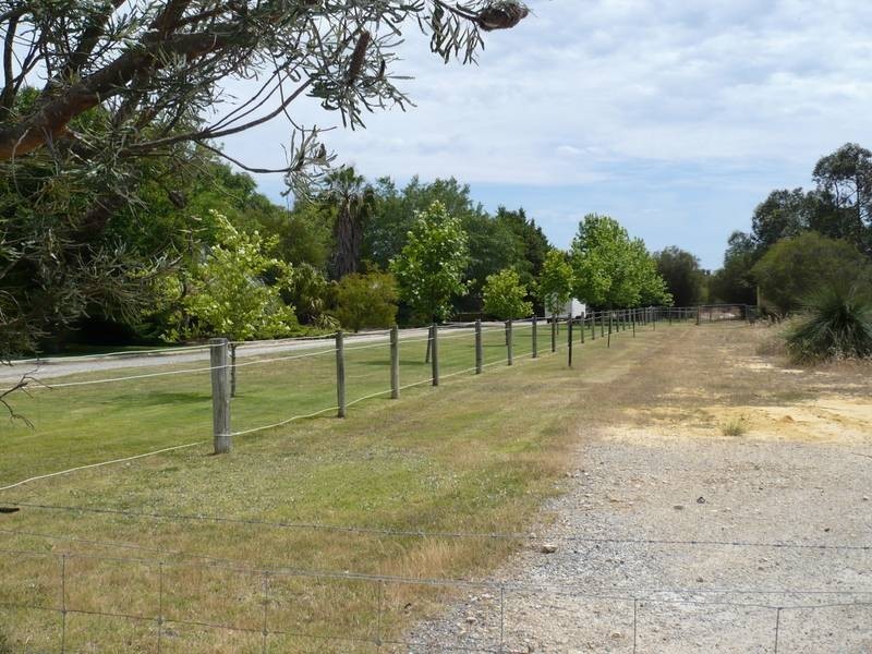 110 Foxton Drive, Oakford WA 6121